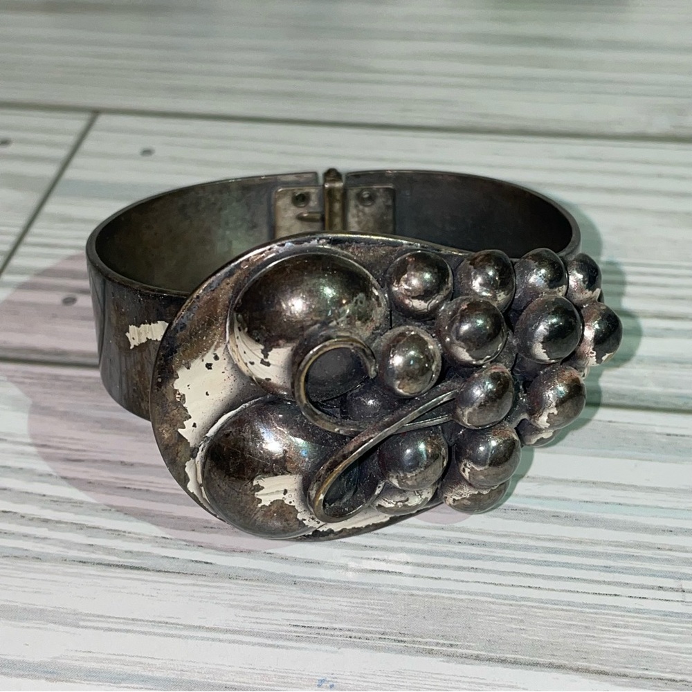 Spring bracelet with Grapes